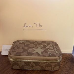 Signature Heritage Star Travel Jewelry Case